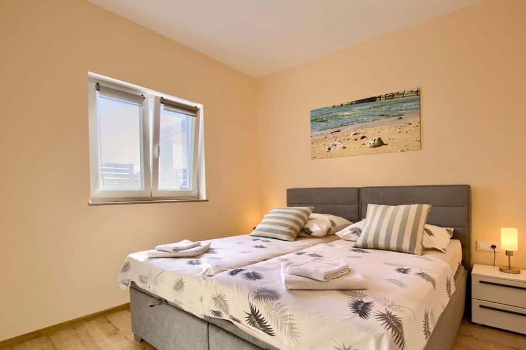 Apartment Sunrise Fuer 6 Personen In Pula-Stinjan Exterior foto