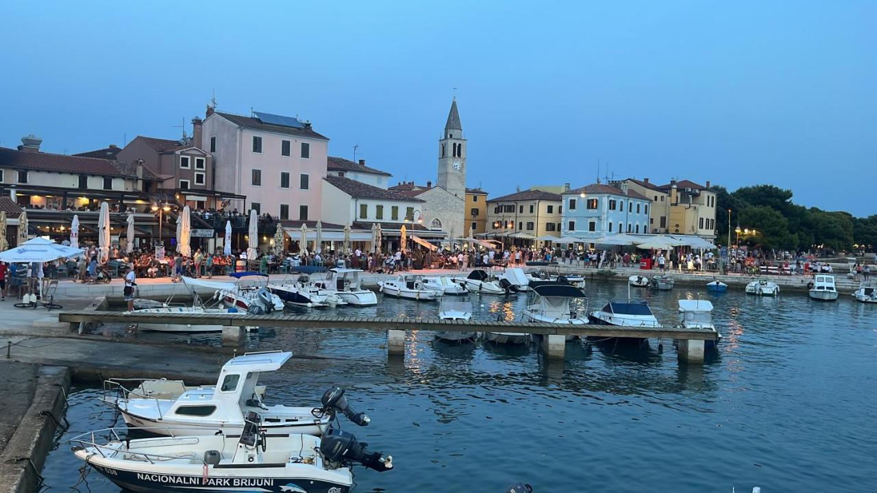 Apartment Sunrise Fuer 6 Personen In Pula-Stinjan Exterior foto